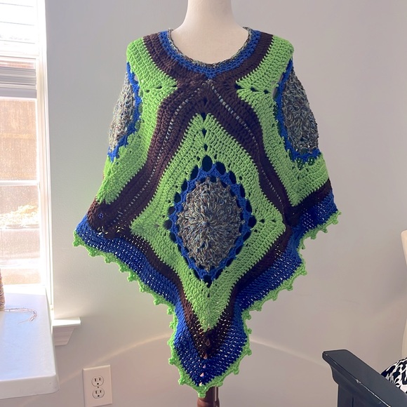 MANDALA CROCHET PONCHO - Picture 4 of 4